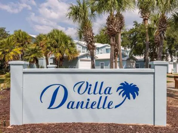 2737 Bay Club Dr, Navarre, FL 32566