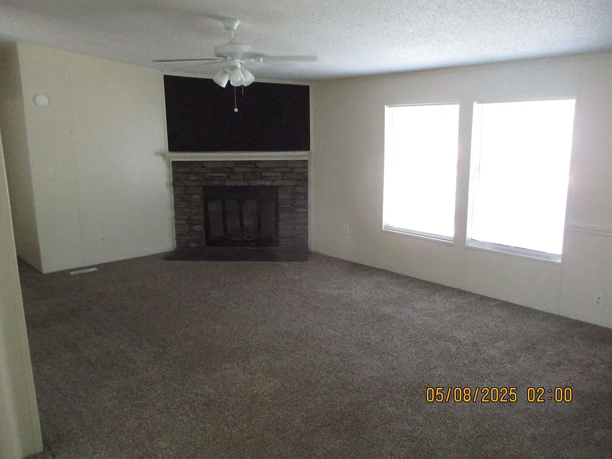 Building Photo - 908 Westview Dr #8
