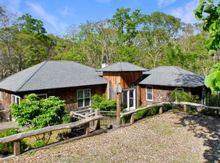 18 Sylvan Ave, Tisbury, MA 02568