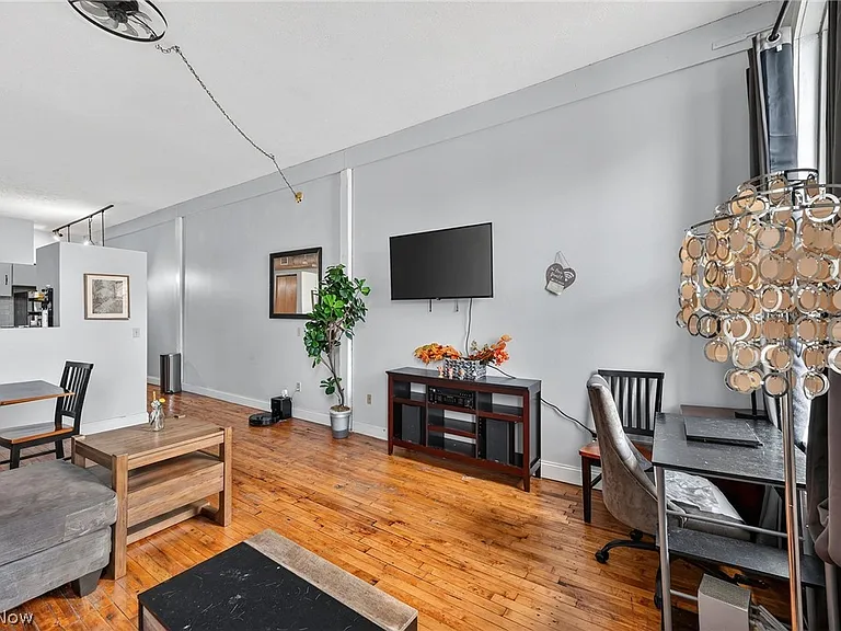 408 W Saint Clair Ave #319 — Photo 6