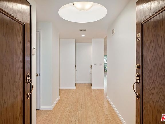 4th image of 1840 Veteran Ave APT 108