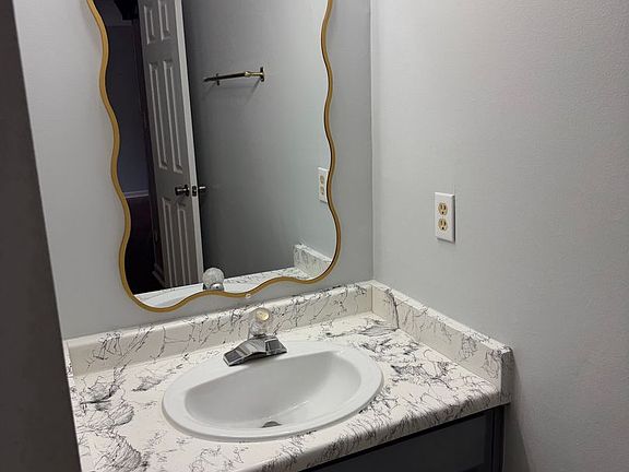 5th image of 21 Carriage Cir #D21b