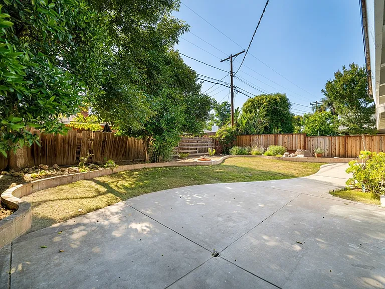 6445 Oakdale Ave — Photo 19