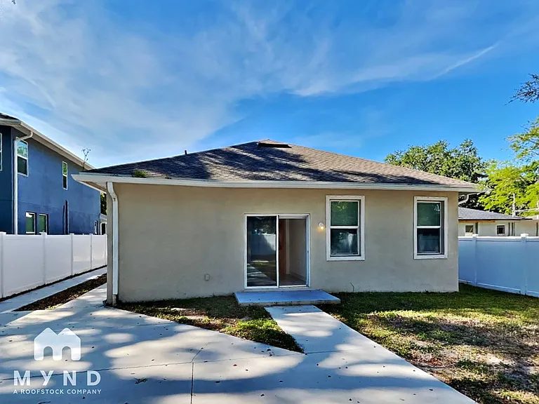 1712 E Lambright St N — Photo 19