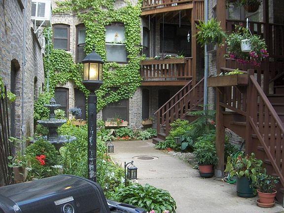 2nd image of 2200 W Granville Ave APT 2