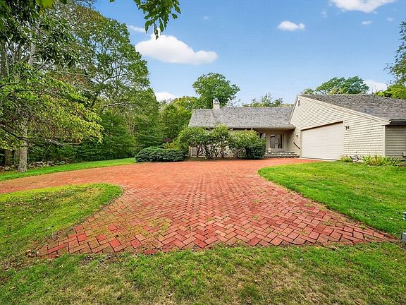 2nd image of 923 Drift Rd