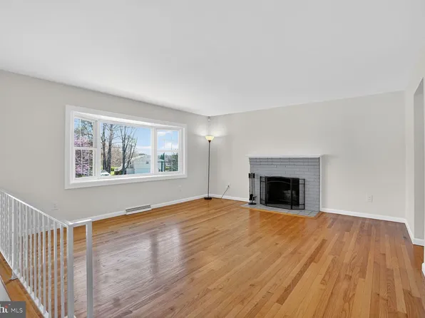 7716 Ontario Rd, Gainesville, VA 20155