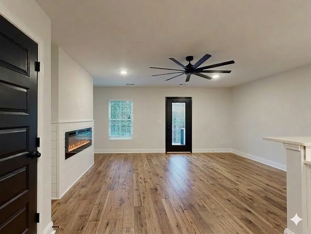 3 bed, 2.5 bath, 1335 sqft, $2,095 — Photo 3