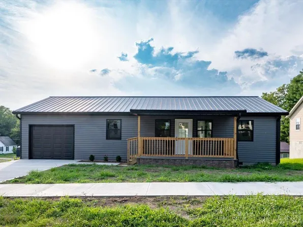 132 E Main St, Leesburg, OH 45135