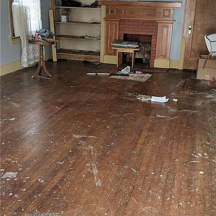2nd image of 121 Elmwood Ave E