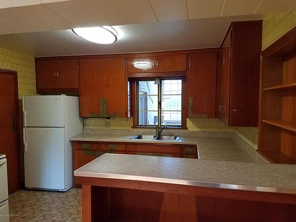 4th image of 2217 Peach Tree St