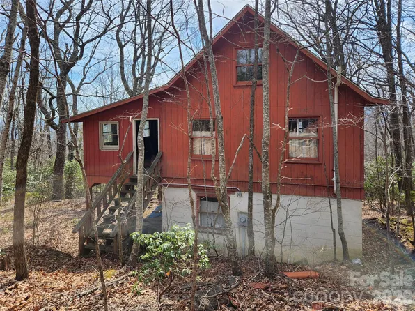 929 Pine Ridge Rd, Hendersonville, NC 28792