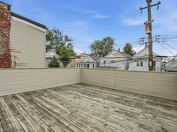 5th image of 345 W 29th Pl