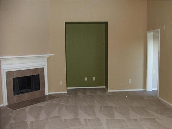 3rd image of 12917 Crestwind Dr