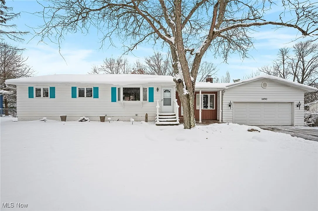 1490 Garfield Ave photo 1