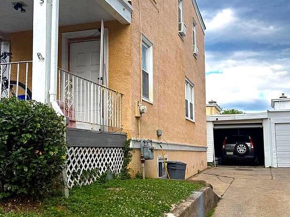3rd image of 7214 Bradford Rd