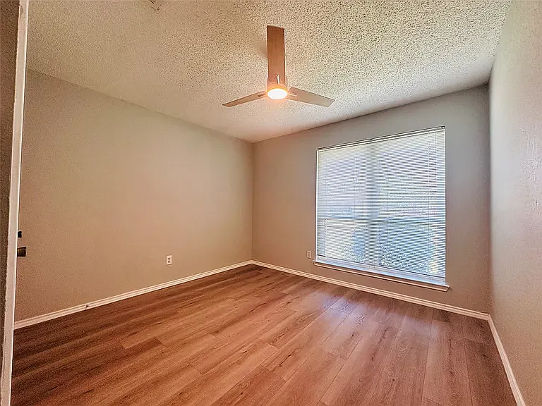 3117 Kingswood Dr — Photo 16