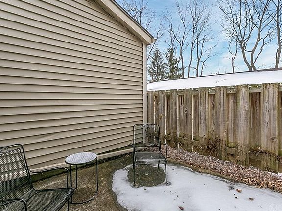 3rd image of 454 Jamestown Cir #11