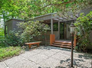 32 High Hill Rd, Bloomfield, CT 06002