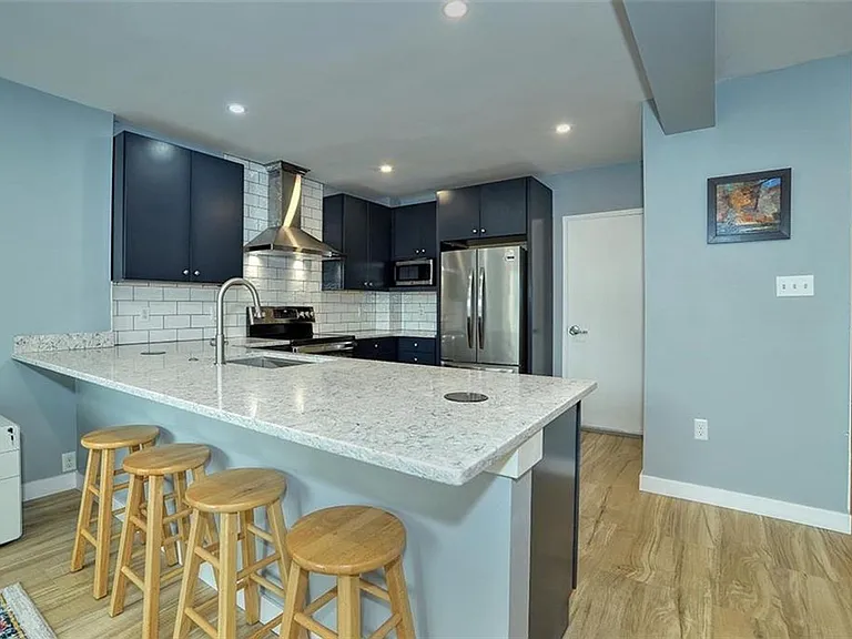 320 Fort Duquesne Blvd #12M — Photo 4