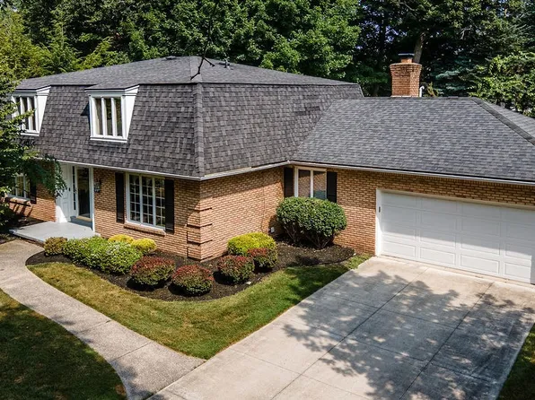 16 Chapel Woods Ct, Buffalo, NY 14221