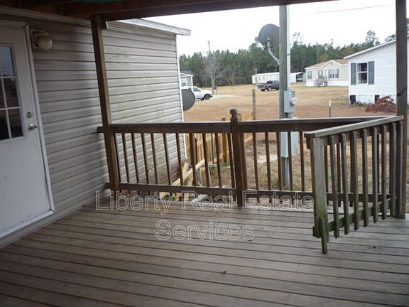 5th image of 154 NE Brandon Dr