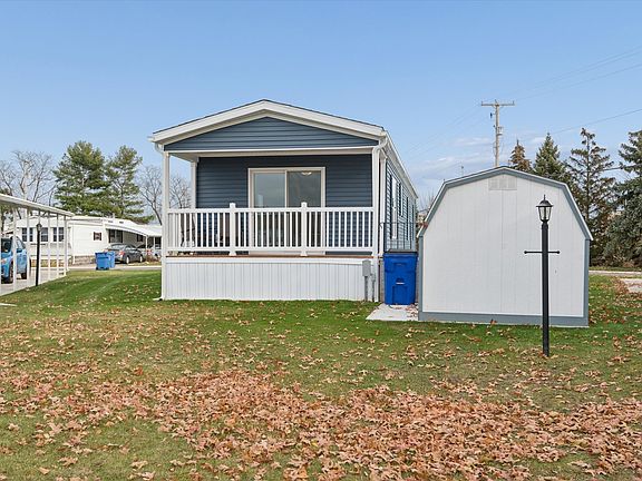 Exterior Image-4-SKYLINE 135G Pikewood Manor