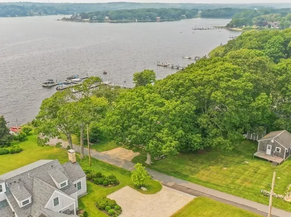 80 E Cummings Ln #G, Westport, MA 02790