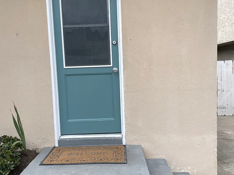 1103 Ford #A welcomes you home!