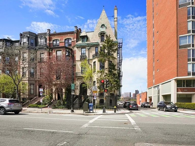 334 Beacon St #6 — Photo 15