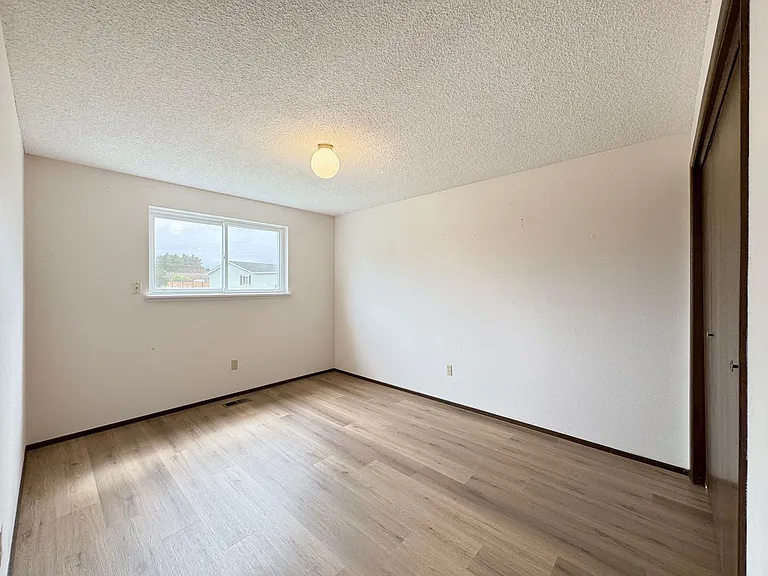 41 McLaughlin Rd — Photo 28