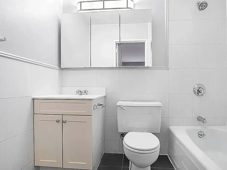 337 W 30th St #3B — Photo 4