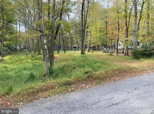 25 Maplewood Rd, Lake Harmony, PA 18624