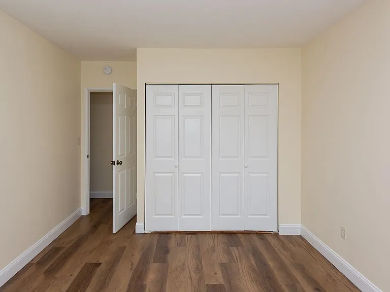 Lakewood Apartments — Photo 41