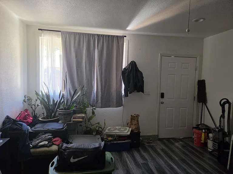 1887 Crescent Ave — Photo 16