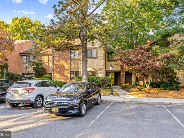 505 Cypress Point #A, Mount Laurel, NJ 08054