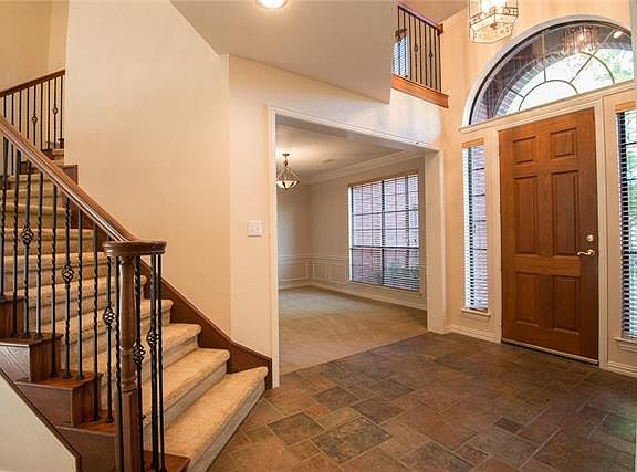 3rd image of 622 Edgebrook Ave