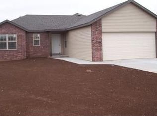 1050 S Mahn Ave, Springfield, MO 65802