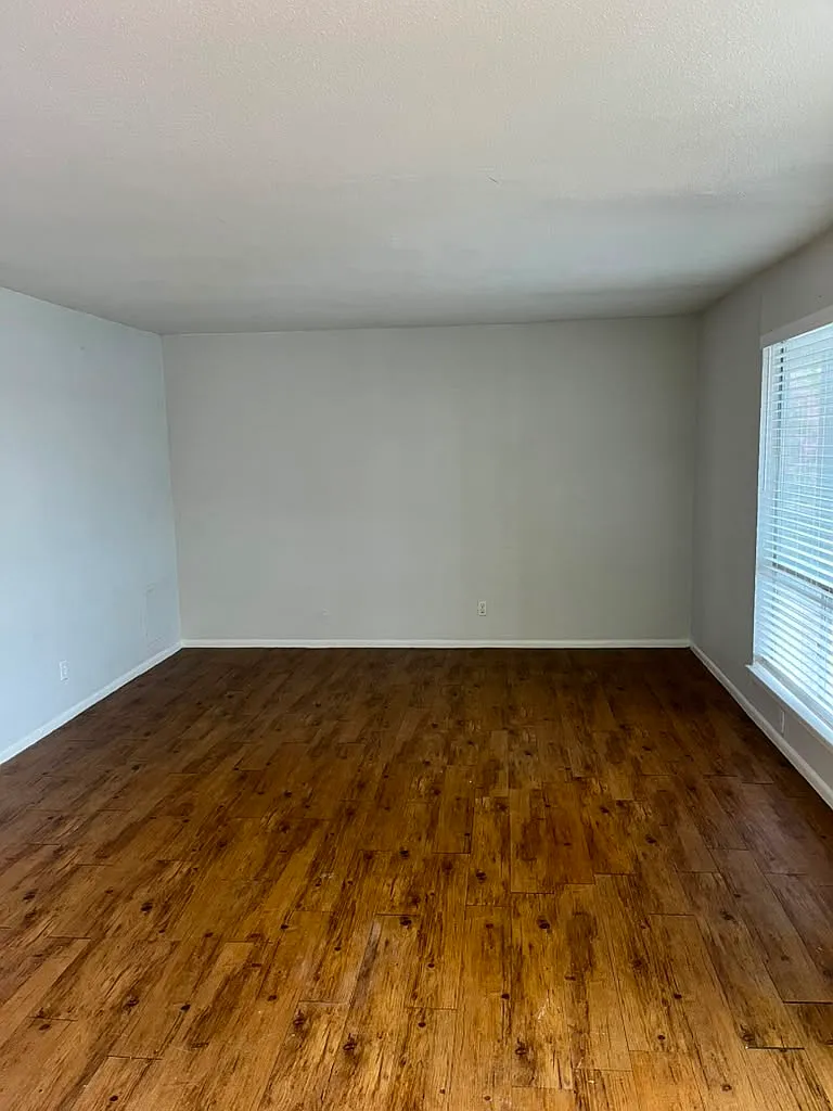 Westwinds Apartments — Photo 4