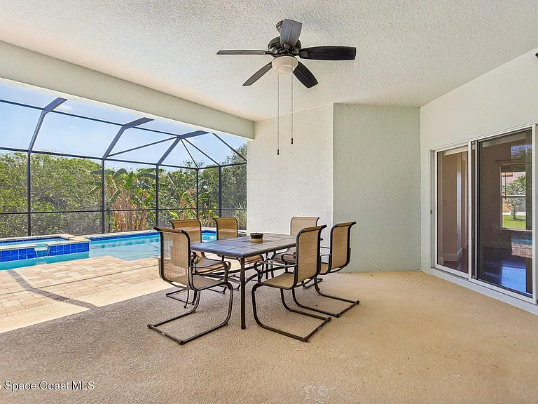 929 Hialeah St — Photo 8