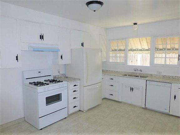 2nd image of 823 Pacific St #C