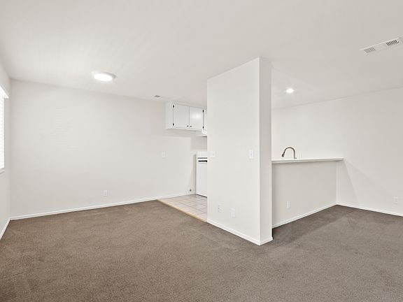 4th image of 5561 Norwalk Blvd
