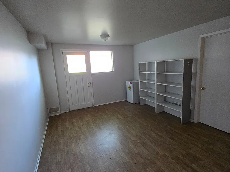 110 Overlea Dr — Photo 23