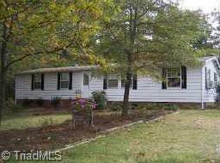 7189 Pine Hall Rd, Belews Creek, NC 27009