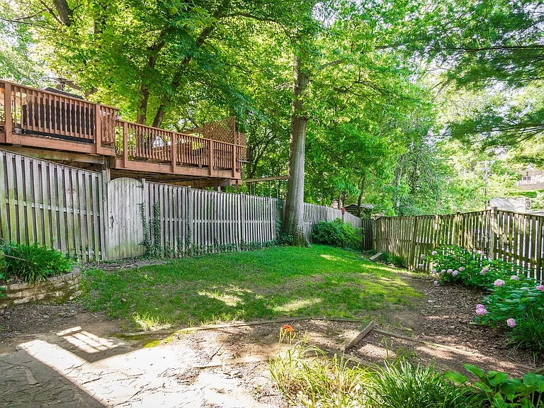 1626 Kalmia Rd NW — Photo 46