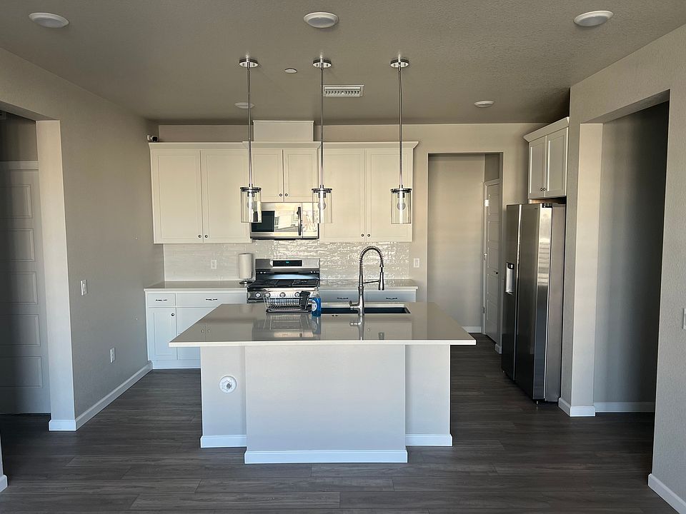 Kitchen/Dining area