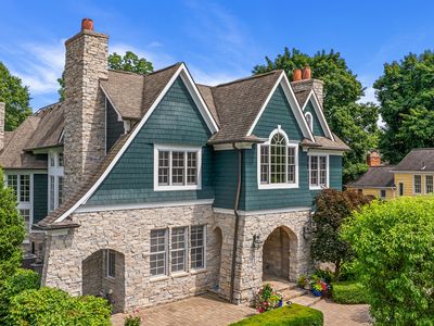 620 Lakeside Dr, Birmingham, MI, 48009