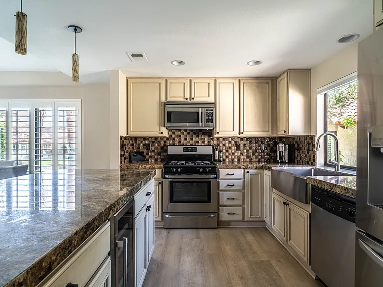 110 Trento Cir — Photo 13