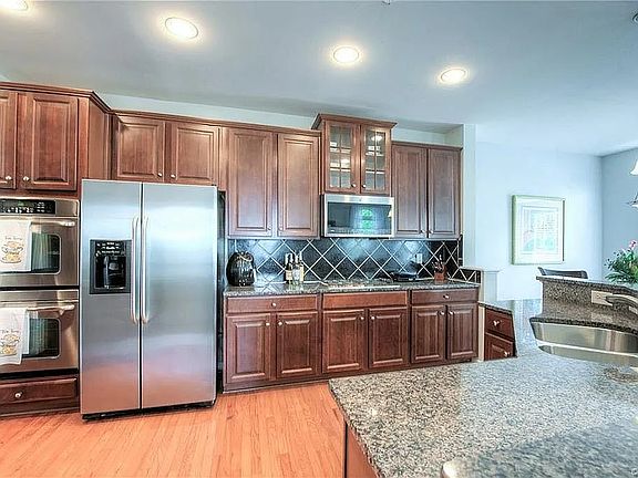 4th image of 2111 Liesfeld Pkwy