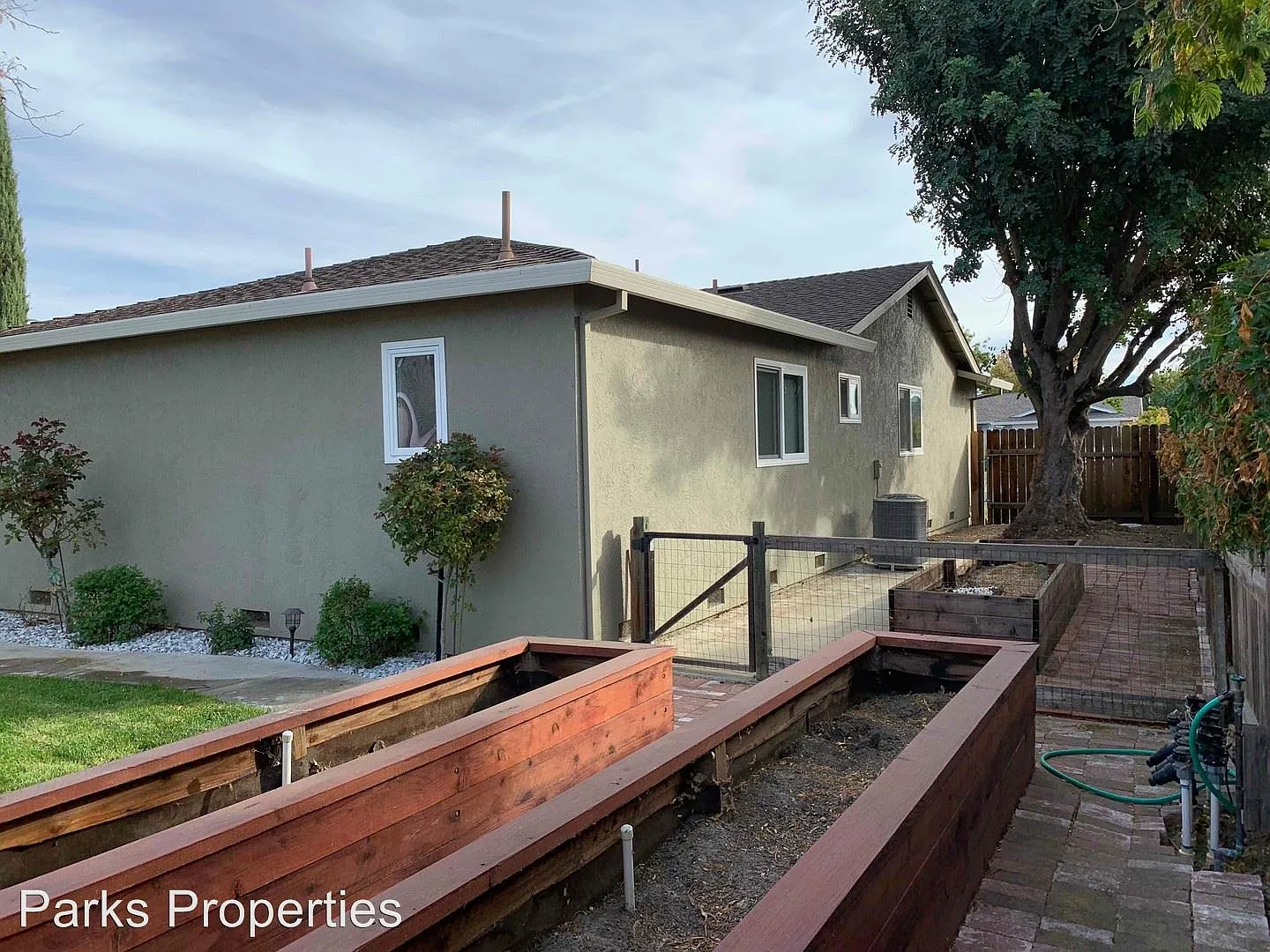 521 Sequoia St photo 1